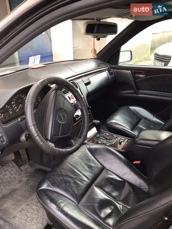Седан Mercedes-Benz E-Class 1997 в Николаеве