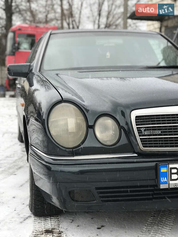 Седан Mercedes-Benz E-Class 1997 в Николаеве