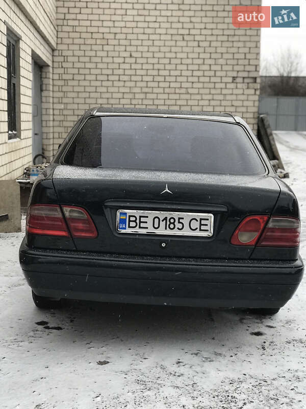 Седан Mercedes-Benz E-Class 1997 в Николаеве