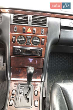 Седан Mercedes-Benz E-Class 1997 в 