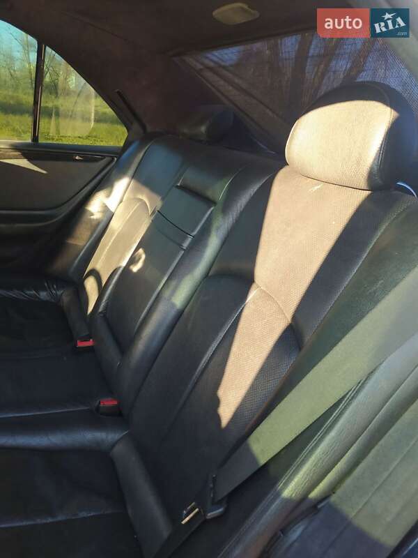 Седан Mercedes-Benz E-Class 1996 в Киеве