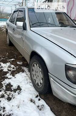 Седан Mercedes-Benz E-Class 1990 в Іванівці