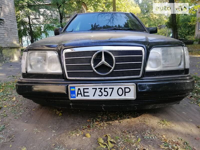 Купе Mercedes-Benz E-Class 1990 в Каменском