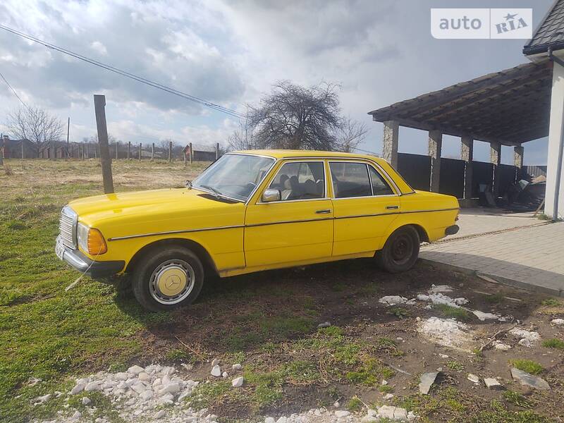 Седан Mercedes-Benz E-Class 1978 в Долине