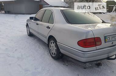 Седан Mercedes-Benz E-Class 1995 в Вижниці