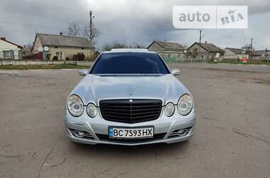 Седан Mercedes-Benz E-Class 2002 в Червонограде