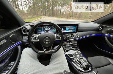 Седан Mercedes-Benz E-Class 2016 в Львове