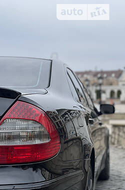 Седан Mercedes-Benz E-Class 2008 в 