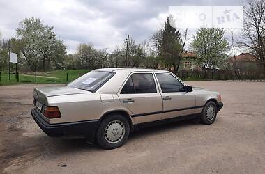 Седан Mercedes-Benz E-Class 1988 в Коломые