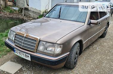 Седан Mercedes-Benz E-Class 1990 в Черновцах