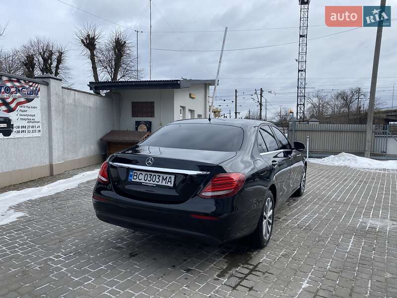 Седан Mercedes-Benz E-Class 2016 в Дрогобыче