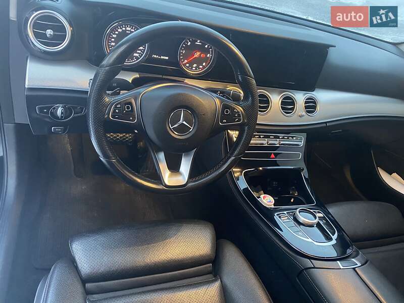 Седан Mercedes-Benz E-Class 2016 в Дрогобыче