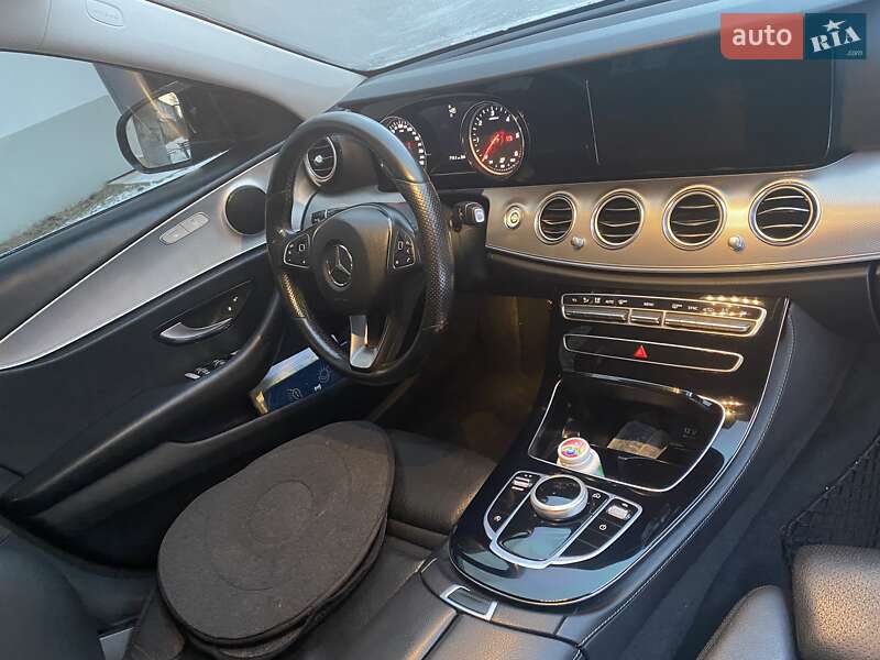 Седан Mercedes-Benz E-Class 2016 в Дрогобыче