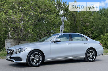 Седан Mercedes-Benz E-Class 2018 в 