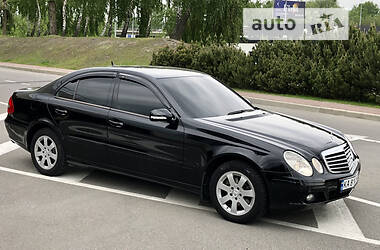 Седан Mercedes-Benz E-Class 2006 в Киеве