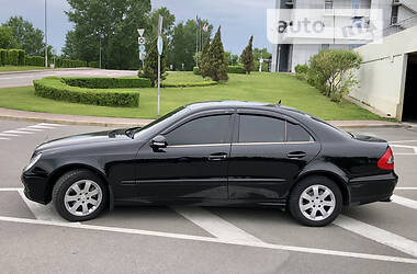 Седан Mercedes-Benz E-Class 2006 в Киеве