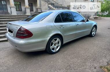 Седан Mercedes-Benz E-Class 2004 в Калуше