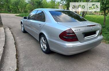 Седан Mercedes-Benz E-Class 2004 в Калуше