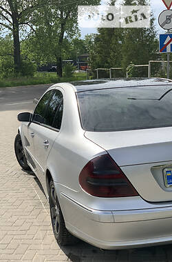 Седан Mercedes-Benz E-Class 2004 в Самборе