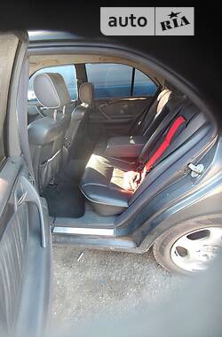 Седан Mercedes-Benz E-Class 2001 в 