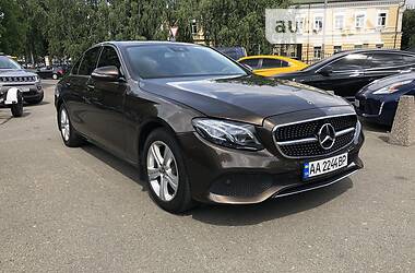 Седан Mercedes-Benz E-Class 2017 в Киеве