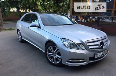 Седан Mercedes-Benz E-Class 2011 в Хмельницком