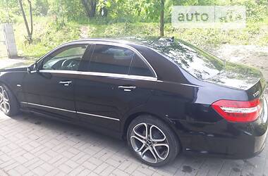 Седан Mercedes-Benz E-Class 2012 в Рахове