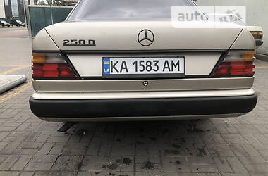 Седан Mercedes-Benz E-Class 1989 в Києві