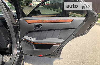Седан Mercedes-Benz E-Class 2012 в 