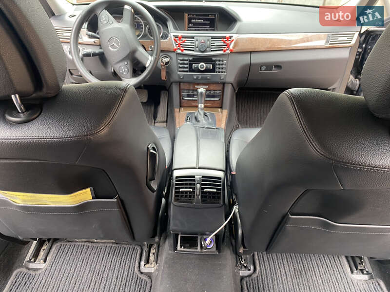 Седан Mercedes-Benz E-Class 2011 в Луцке