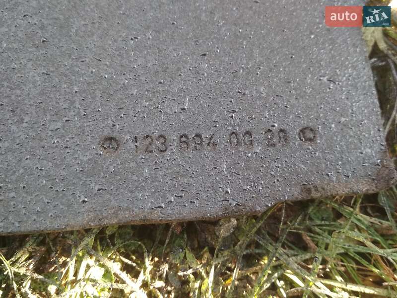 Седан Mercedes-Benz E-Class 1979 в Тернополі