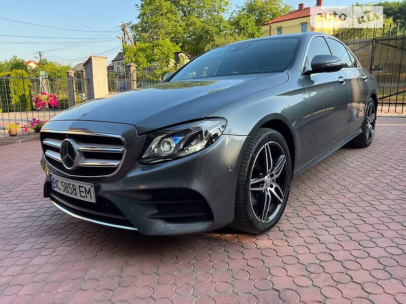 Седан Mercedes-Benz E-Class 2016 в Львове
