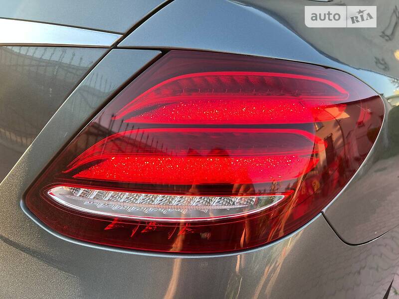 Седан Mercedes-Benz E-Class 2016 в Львове