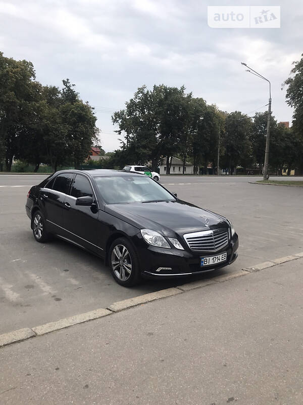 Седан Mercedes-Benz E-Class 2010 в Полтаве