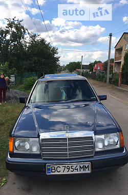 Седан Mercedes-Benz E-Class 1991 в Нововолынске