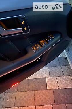 Седан Mercedes-Benz E-Class 2013 в Львове