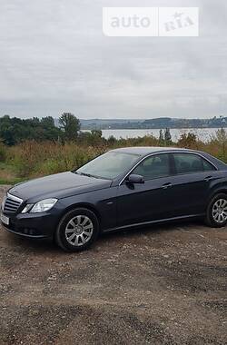 Седан Mercedes-Benz E-Class 2009 в Рогатині