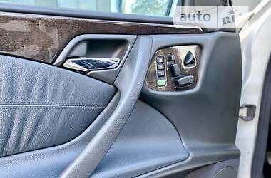 Седан Mercedes-Benz E-Class 2000 в 