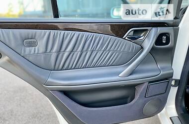 Седан Mercedes-Benz E-Class 2000 в 