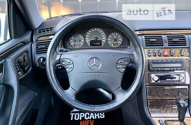 Седан Mercedes-Benz E-Class 2000 в 