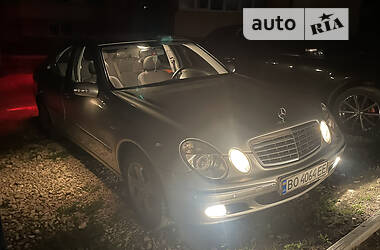 Седан Mercedes-Benz E-Class 2002 в Тернополе