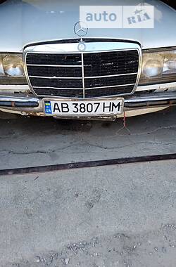 Седан Mercedes-Benz E-Class 1983 в Могилів-Подільському