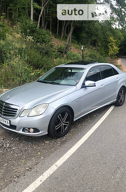 Седан Mercedes-Benz E-Class 2010 в Великом Березном