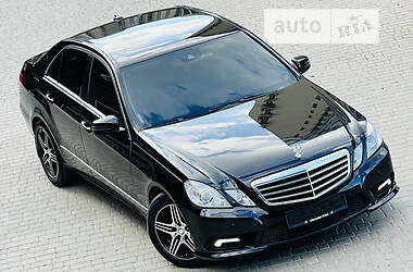 Седан Mercedes-Benz E-Class 2012 в Одессе