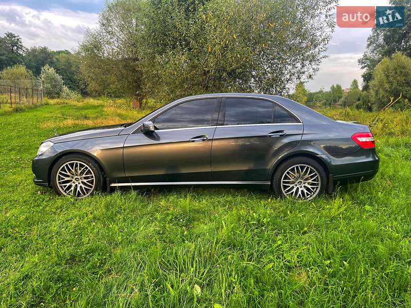 Седан Mercedes-Benz E-Class 2012 в Харькове