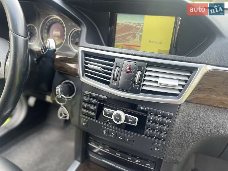 Седан Mercedes-Benz E-Class 2012 в Харькове