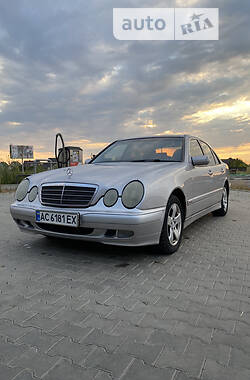 Седан Mercedes-Benz E-Class 2001 в Луцьку