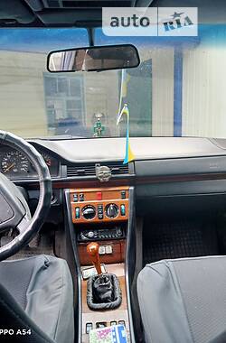 Седан Mercedes-Benz E-Class 1994 в 