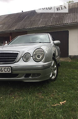 Седан Mercedes-Benz E-Class 2001 в Чернівцях