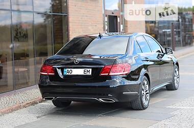 Седан Mercedes-Benz E-Class 2013 в Мукачевому